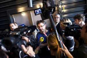 Pemimpin Redaksi Charlie Hebdo Tewas dalam Aksi Penembakan di Prancis