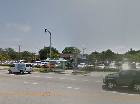 Bercinta di Kap Mobil, Pasangan Mesum Digrebek