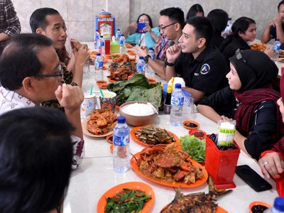 Jokowi Makan Siang Bareng Wartawan
