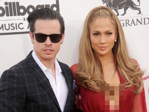 Pasca Selingkuh dengan Transgender, Casper Smart Kembali Pacari J-Lo