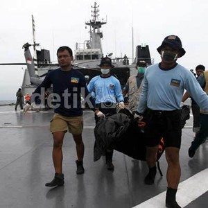KRI Banda Aceh Ditancapkan BTS