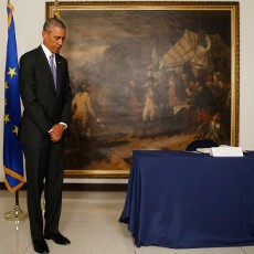 Hormati Korban Penembakan Charlie Hebdo, Obama: Vive la France!
