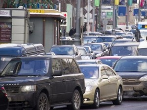 Waria dan Tukang Ngintip Dilarang Nyetir di Rusia