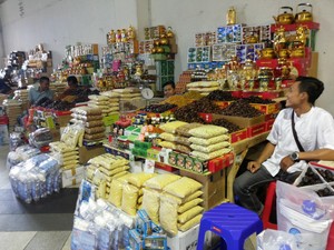 Mengakali Oleh-oleh Haji di Tanah Abang, Rahasia Umum
