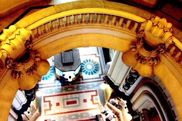 Menara di Buenos Aires Bisa ke Surga & Neraka