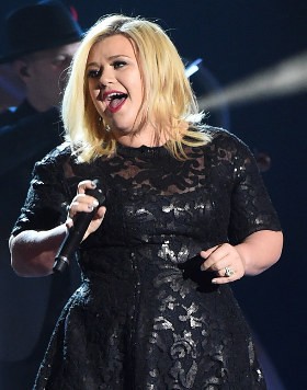 Kelly Clarkson Bocorkan Lagu Baru