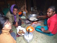 'Tanah Mama' berkisah tentang rekaman kehidupan para 'mama' di perkampungan ladang di lembah pedalaman Yahukimo, sekitar lima jam jalan kaki dari pinggiran kota Wamena. (Dok Kalyana Shira Foundation)