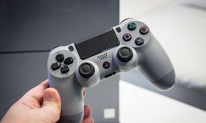 PS4 Edisi Ultah untuk Indonesia Tak Tersisa