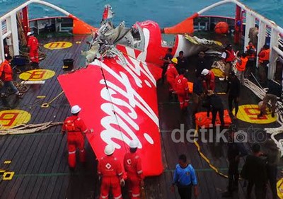 Ekor AirAsia Porak-poranda
