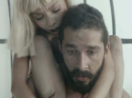 Dituding Angkat Kisah Cinta Pedofil, Video Klip Elastic Heart Sia Dikritik