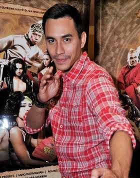 Pilih Liburan di Luar Negeri, Darius Sinathrya: Yang Penting Anak-anak Happy