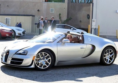 Arnold dengan Bugatti Veyron Grand Sport Vitesse
