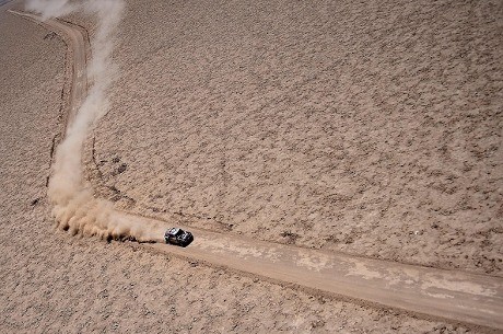 Al-Attiyah Pimpin Hari Keenam