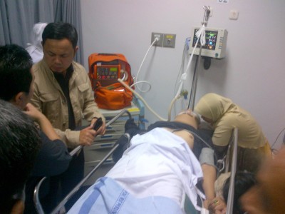 Kunjungi Korban Pohon Tumbang, Bima Arya Minta Korban Dipindahkan ke ICU