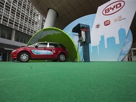 Tiongkok Perpanjang Subsidi Mobil Listrik Produksi Lokal