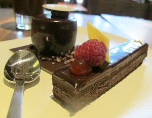 Ngidam Cake Cokelat atau Hot Chocolate? Mampir Saja ke Toko Cokelat Ini