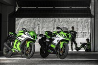 Tak hanya itu, rangka motor Kawasaki ZX-10R edisi ultah ke-30 ini menggunakan alumunium dan tetap dibekali perangkat keselamatan yang mumpuni seperti  Traction Control, ABS dan lain sebagainya. (Istimewa/dok Kawasaki).