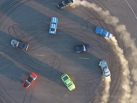 Aksi Drift Menawan, Mustang Berbagai Model