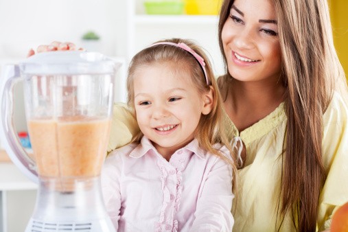 Ini yang Perlu Diperhatikan Saat Meracik Smoothies Buat si Kecil