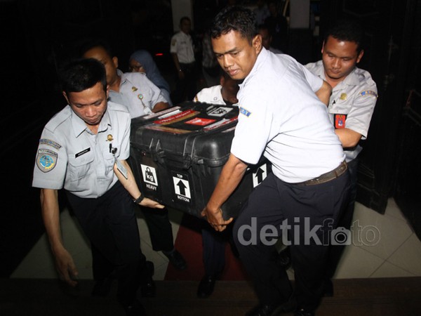 FDR AirAsia QZ8501 Tiba di Kantor KNKT