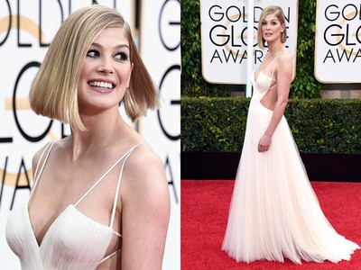 Hot Mom, Rosamund Pike Seksi Pamer Punggung di Golden Globe