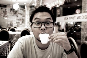 Dade Akbar: Nyeninya Menu Warteg dalam Bingkai Fotografi