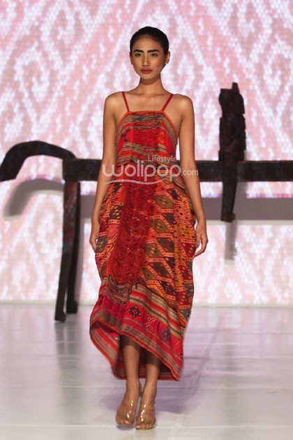 Oscar Lawalata Couture Timor. Bazaar Fashion festival 2014. at Jakarta Convention Center. Jakarta. [Foto: Mohammad Abduh/Wolipop]