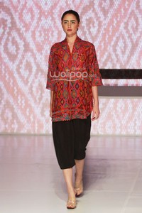 Oscar Lawalata Couture Timor. Bazaar Fashion festival 2014. at Jakarta Convention Center. Jakarta. [Foto: Mohammad Abduh/Wolipop]