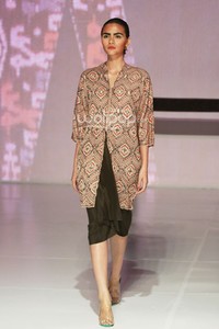 Oscar Lawalata Couture Timor. Bazaar Fashion festival 2014. at Jakarta Convention Center. Jakarta. [Foto: Mohammad Abduh/Wolipop]