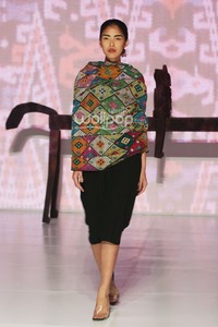 Oscar Lawalata Couture Timor. Bazaar Fashion festival 2014. at Jakarta Convention Center. Jakarta. [Foto: Mohammad Abduh/Wolipop]