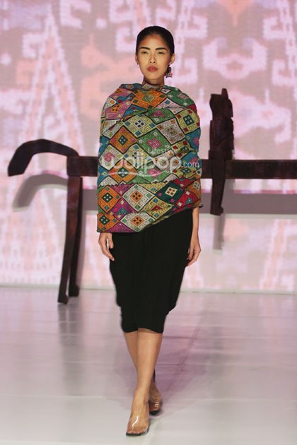 Oscar Lawalata Couture Timor. Bazaar Fashion festival 2014. at Jakarta Convention Center. Jakarta. [Foto: Mohammad Abduh/Wolipop]