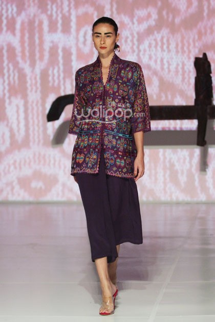 Oscar Lawalata Couture Timor. Bazaar Fashion festival 2014. at Jakarta Convention Center. Jakarta. [Foto: Mohammad Abduh/Wolipop]