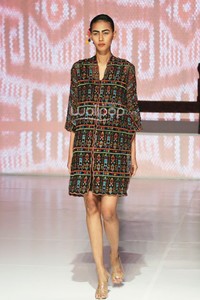 Oscar Lawalata Couture Timor. Bazaar Fashion festival 2014. at Jakarta Convention Center. Jakarta. [Foto: Mohammad Abduh/Wolipop]