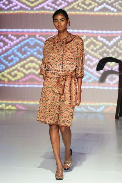 Oscar Lawalata Couture Timor. Bazaar Fashion festival 2014. at Jakarta Convention Center. Jakarta. [Foto: Mohammad Abduh/Wolipop]