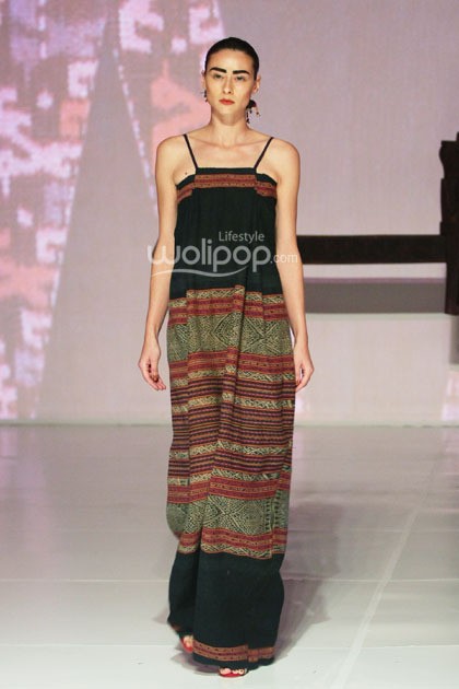 Oscar Lawalata Couture Timor. Bazaar Fashion festival 2014. at Jakarta Convention Center. Jakarta. [Foto: Mohammad Abduh/Wolipop]