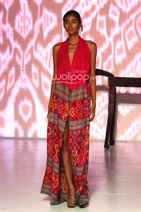 Oscar Lawalata Couture Timor. Bazaar Fashion festival 2014. at Jakarta Convention Center. Jakarta. [Foto: Mohammad Abduh/Wolipop]