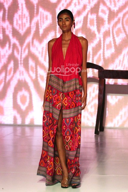 Oscar Lawalata Couture Timor. Bazaar Fashion festival 2014. at Jakarta Convention Center. Jakarta. [Foto: Mohammad Abduh/Wolipop]