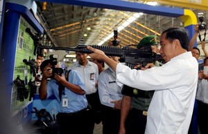 Jokowi Suntik Dana ke Pindad, Panglima TNI: Kita Tetap Perlu Persenjataan Luar