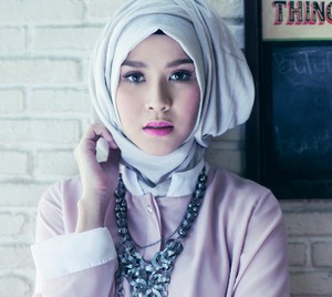 Demi Hijab, Zaskia Mecca Tetap Syuting Walau Sakit dan Harus Bed Rest