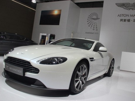 Ratusan Aston Martin Ditarik di Tiongkok
