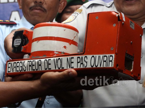 CVR AirAsia QZ8501 Ditemukan