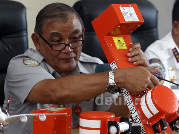 Ketua KNKT Akan Cek CVR AirAsia QZ8501