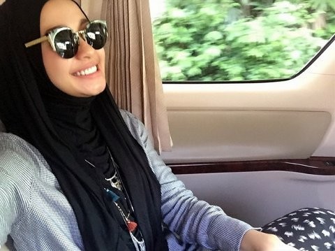 Pulang Umrah, Laudya Cynthia Bella Mantap Berhijab?