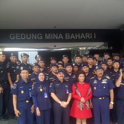 Basmi Pencurian Ikan, Susi Jadi Menteri Paling Populer