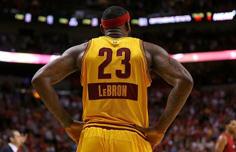 LeBron James Kembali Pimpin Penjualan Jersey NBA