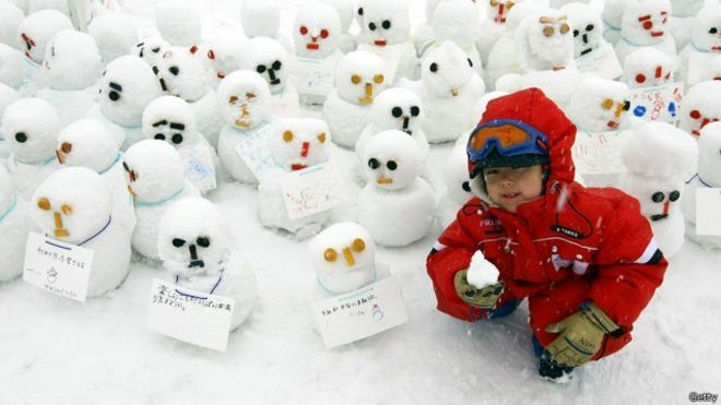 Ulama Saudi Larang Warga Bikin Manusia Salju