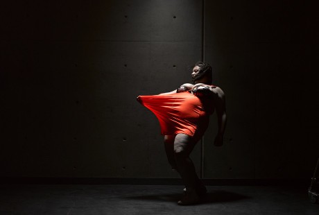 Nothing to Lose, Tarian yang Dipentaskan oleh Penari Bertubuh Tambun