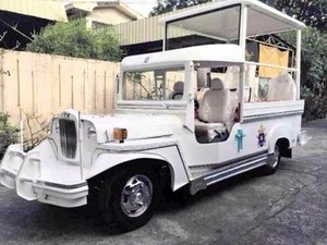 Di Manila, Paus Fransiskus Pakai Jeep Lawas Bukan Mercedes