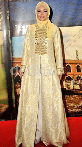 Vakum dari Dunia Hiburan, Dewi Sandra Ingin Perdalam Agama