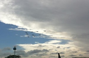 Wush! Pesawat Tempur T50i dan F16 Lakukan Fly Pass di Upacara Sertijab KSAU